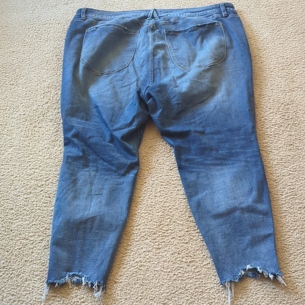 Lane Bryant  Distressed High Rise Skinny Curvy Fit Flex Magic Waistband Size 28